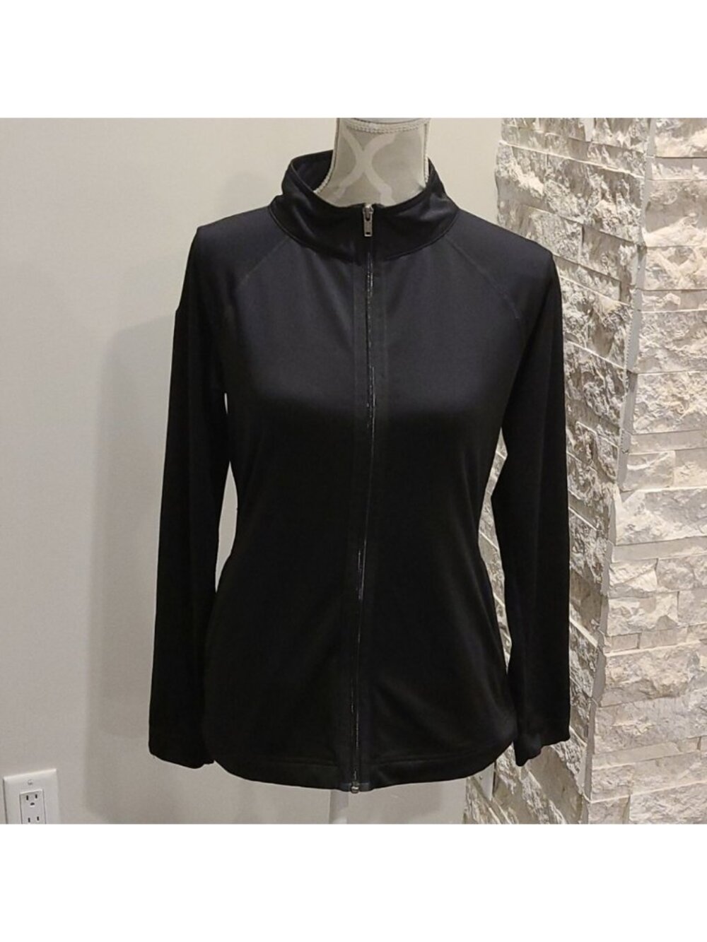 Reebok playdry black zip up jacket